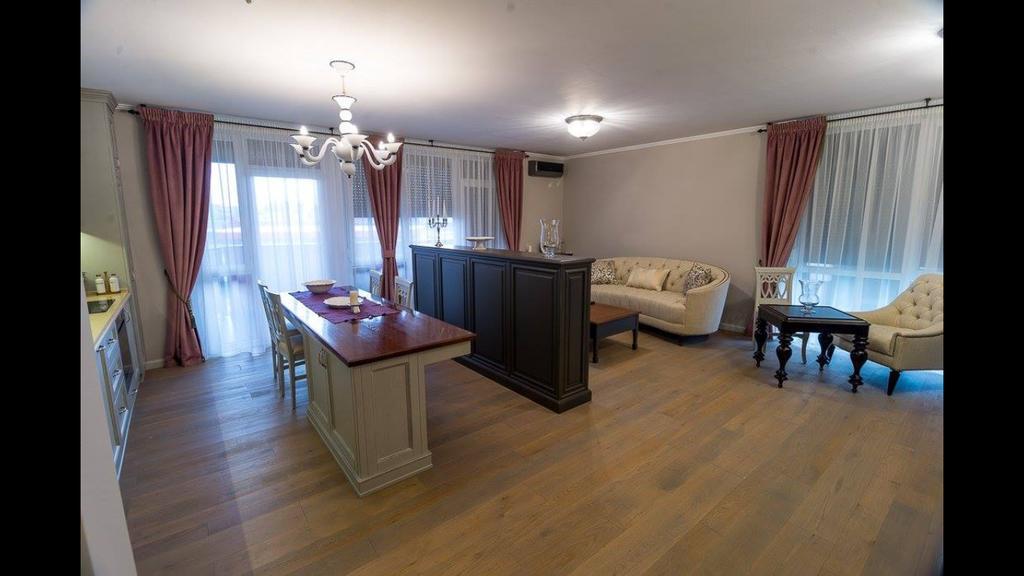 Apartament Alex อาราด ภายนอก รูปภาพ
