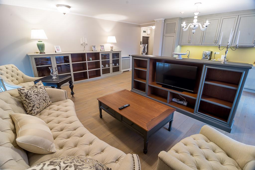 Apartament Alex อาราด ภายนอก รูปภาพ