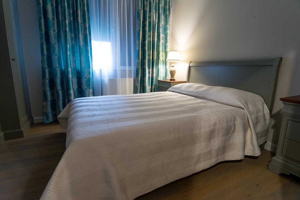 Apartament Alex อาราด ภายนอก รูปภาพ